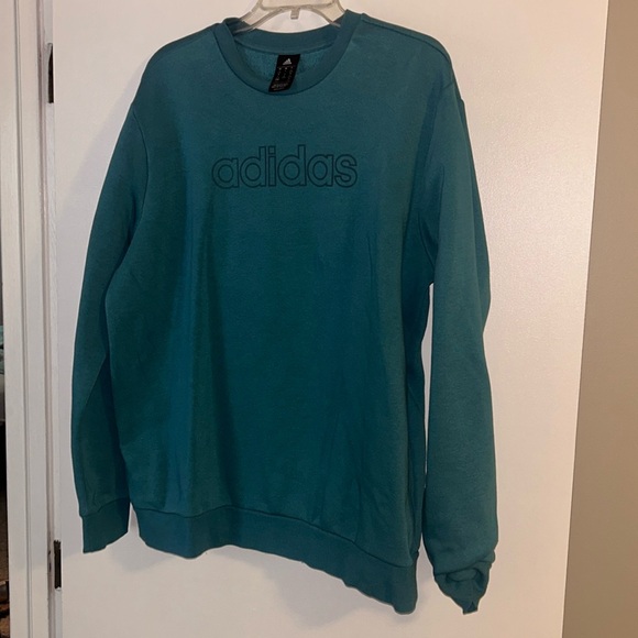 adidas Tops - 💙Women’s Adidas sweatshirt💙
